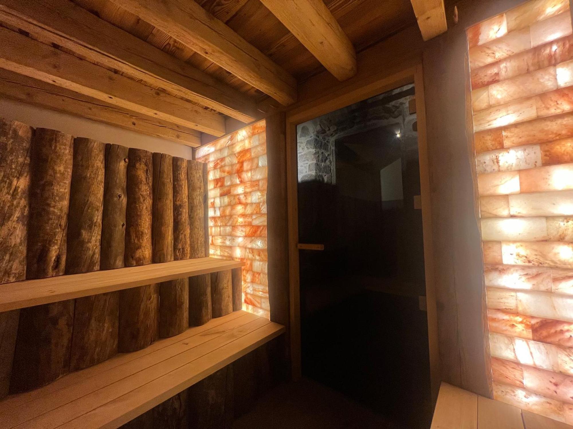 Gite Roche Des Ducs Avec Piscine Toute L'Annee, Spa, Sauna, Hammam Rochesson Exterior photo